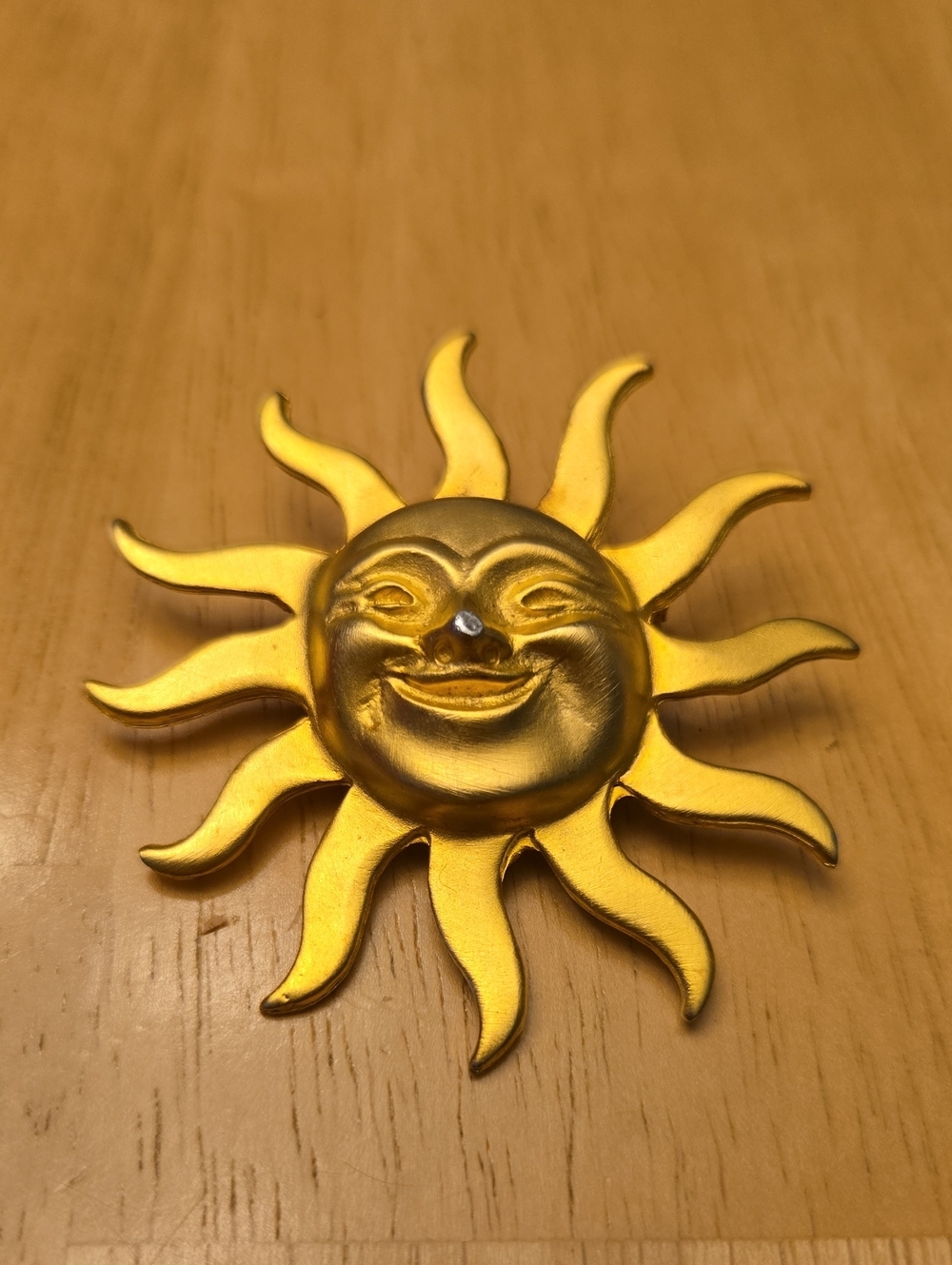 Sun Face Brooch - Gold Sunburst Decor